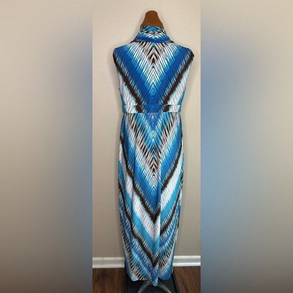 Chico’s Blue Beige Multi Chevron Stripe Sleeveless Maxi Jersey Dress Sz Medium - Picture 3 of 8